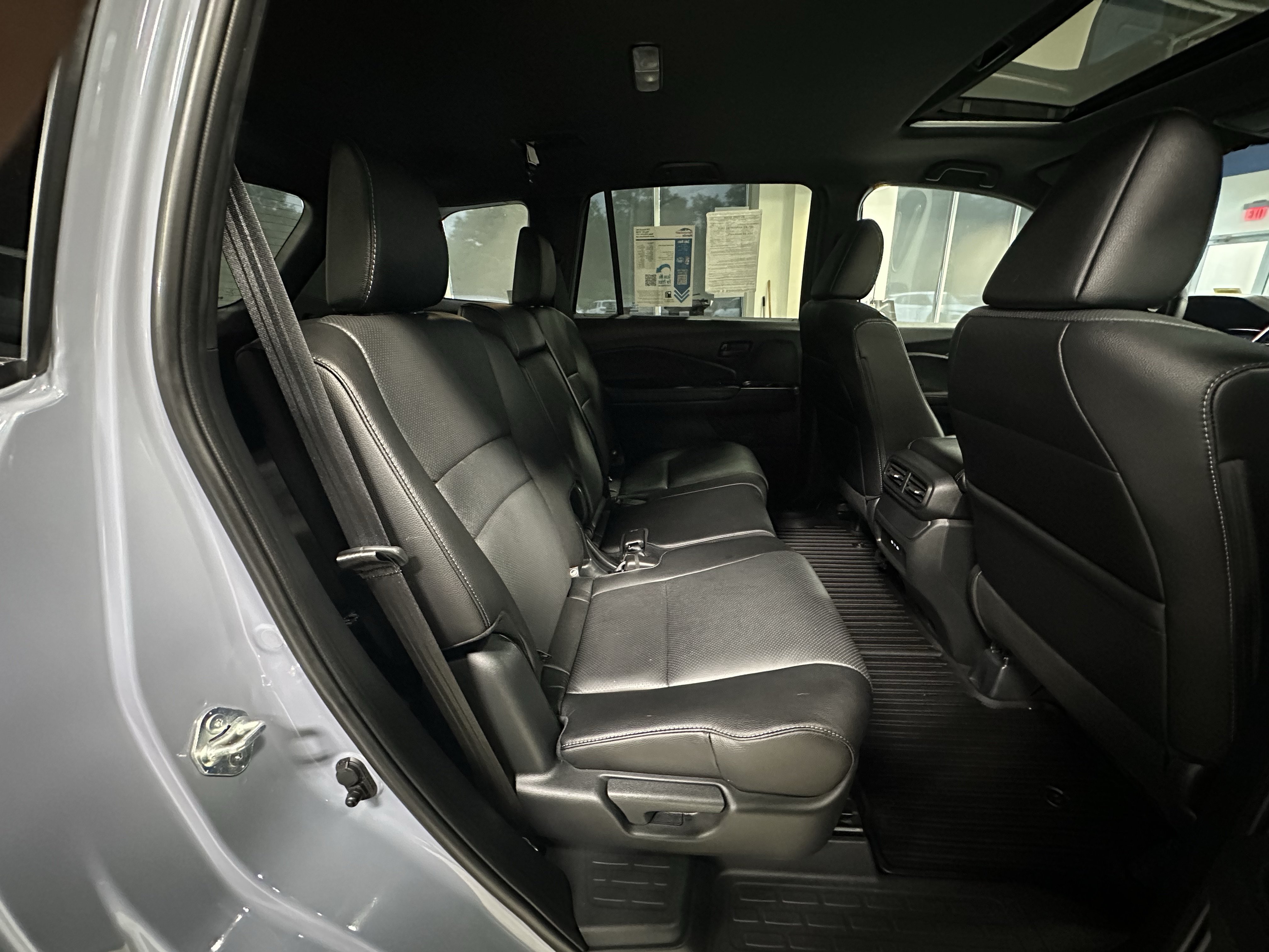 Used 2024 Honda Passport EX-L image 28