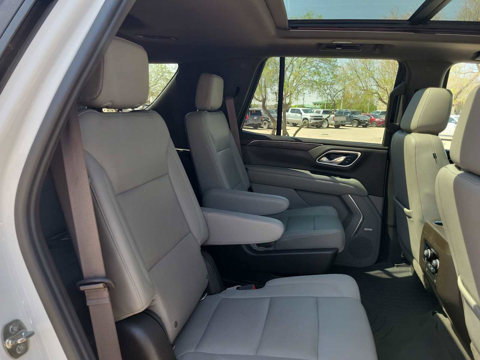 Used 2021 Chevrolet Tahoe Z71 w/ Z71 Off-Road Package image 18