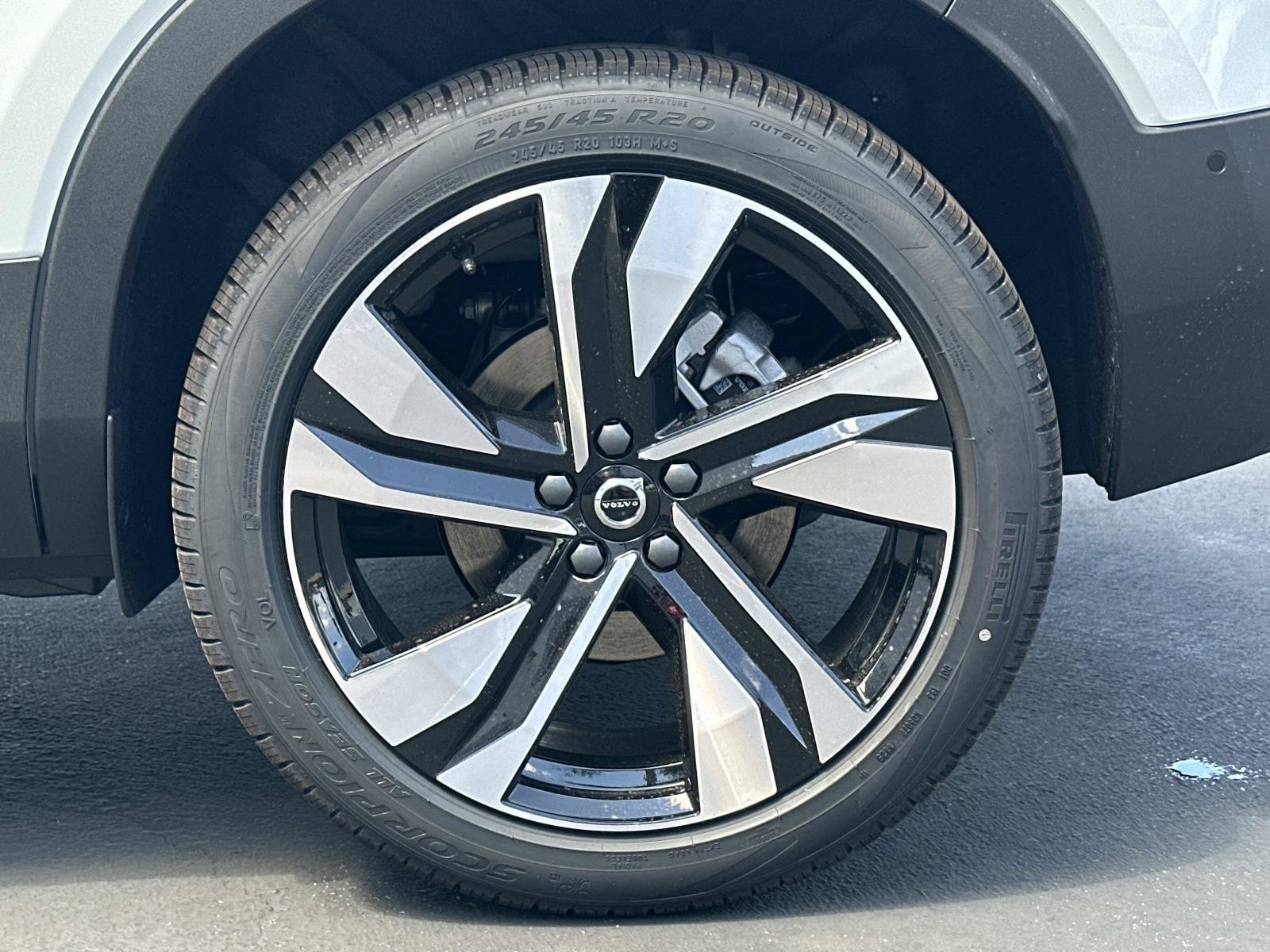 New 2026 Volvo XC40 B5 Ultra w/ Climate Package AWD/4WD image 23