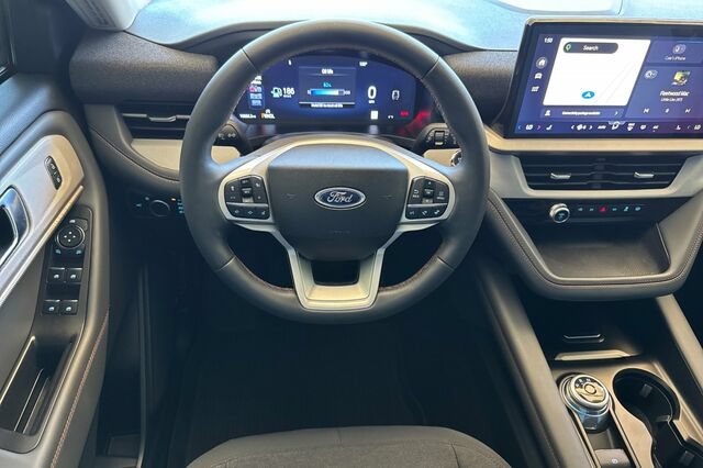 Used 2025 Ford Explorer Active RWD image 14