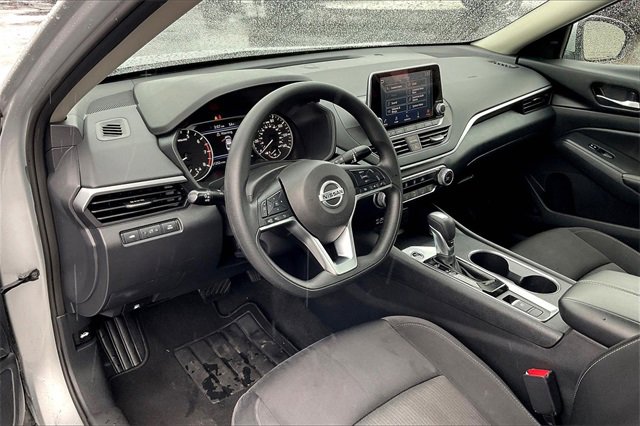 Used 2022 Nissan Altima 2.5 SV image 14