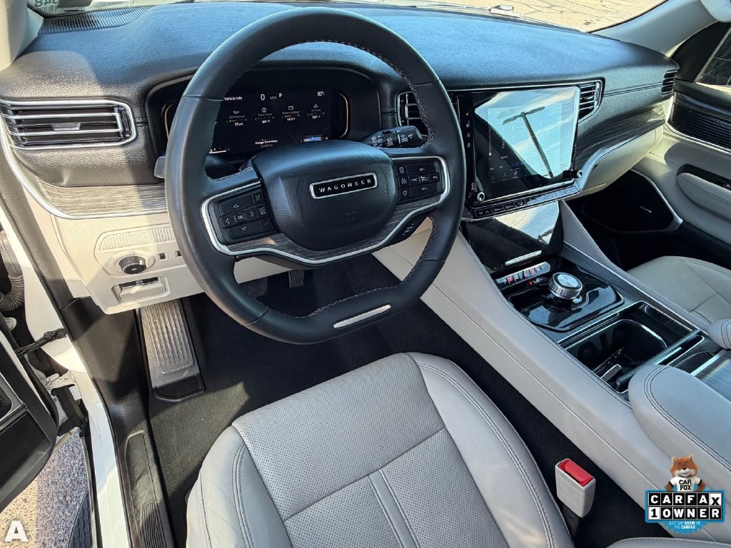 Certified 2024 Jeep Wagoneer Series II w/ Flexible Seating Group RWD image 14