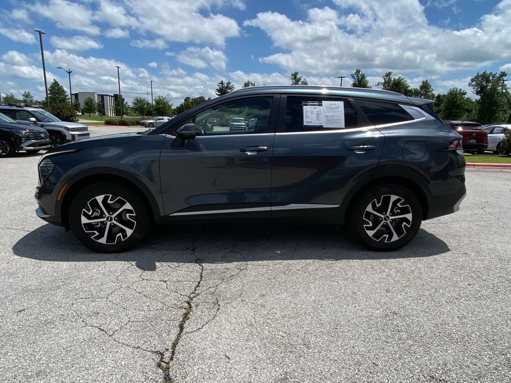 Used 2024 Kia Sportage EX AWD/4WD image 4