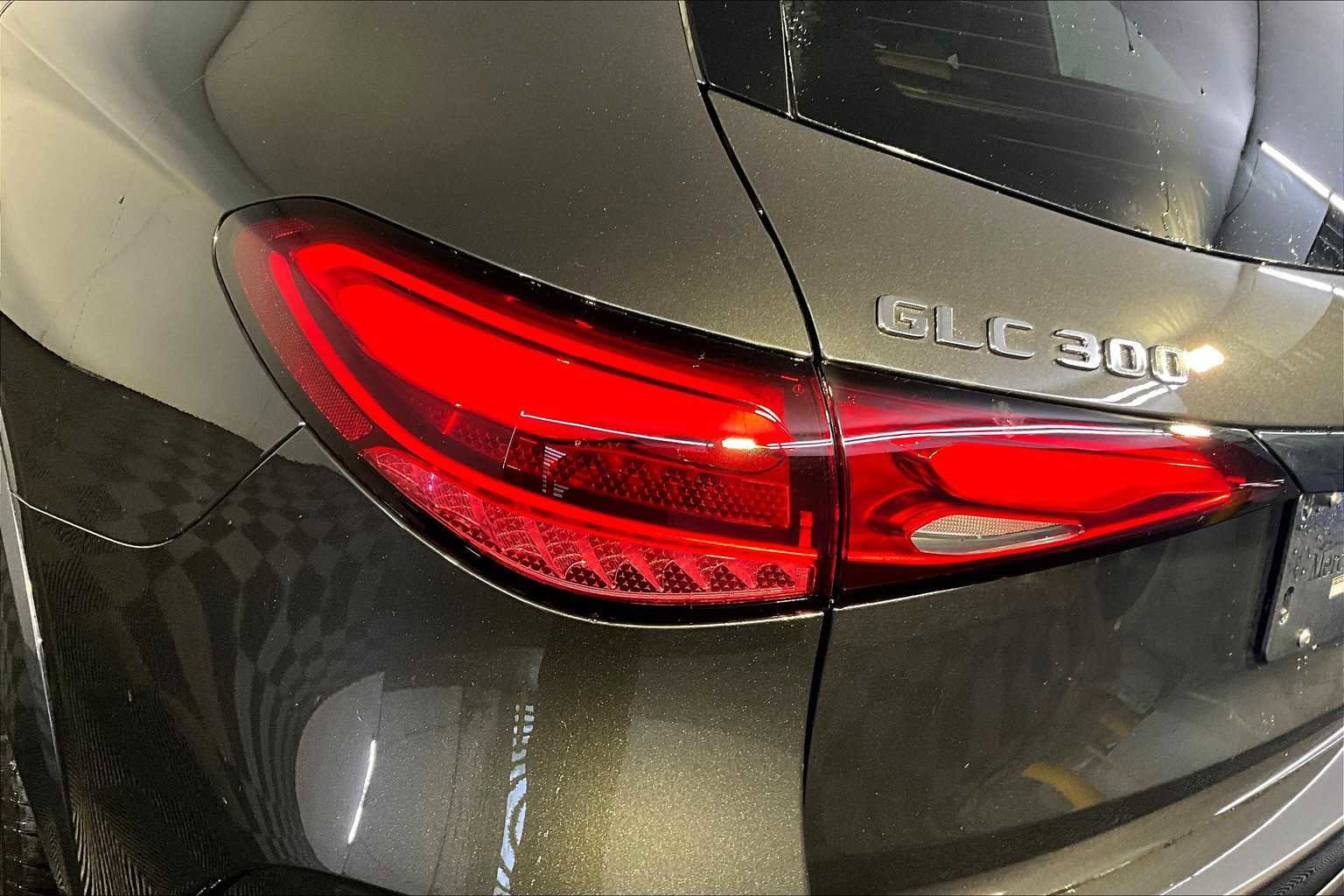 New 2026 Mercedes-Benz GLC 300 4MATIC image 5