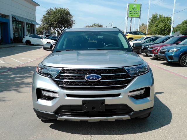 Used 2023 Ford Explorer XLT w/ Equipment Group 202A RWD image 3