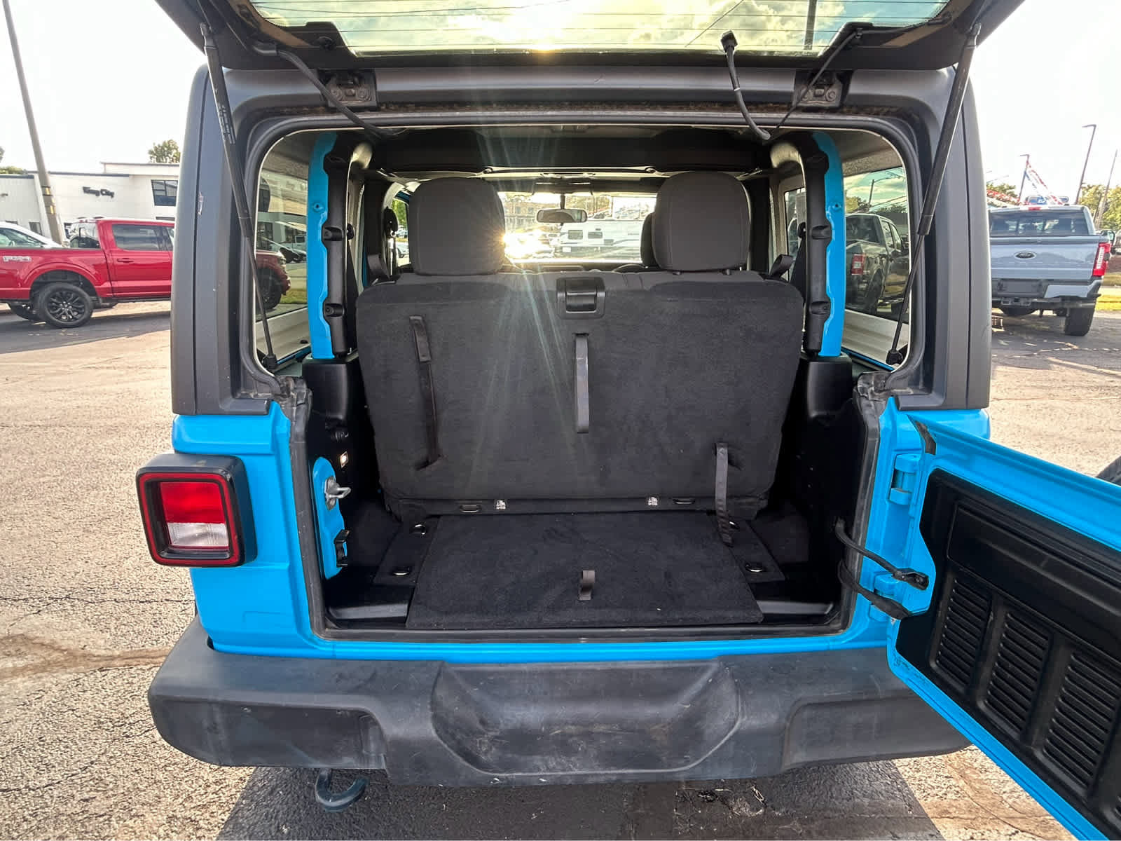 Used 2021 Jeep Wrangler Sport S image 6