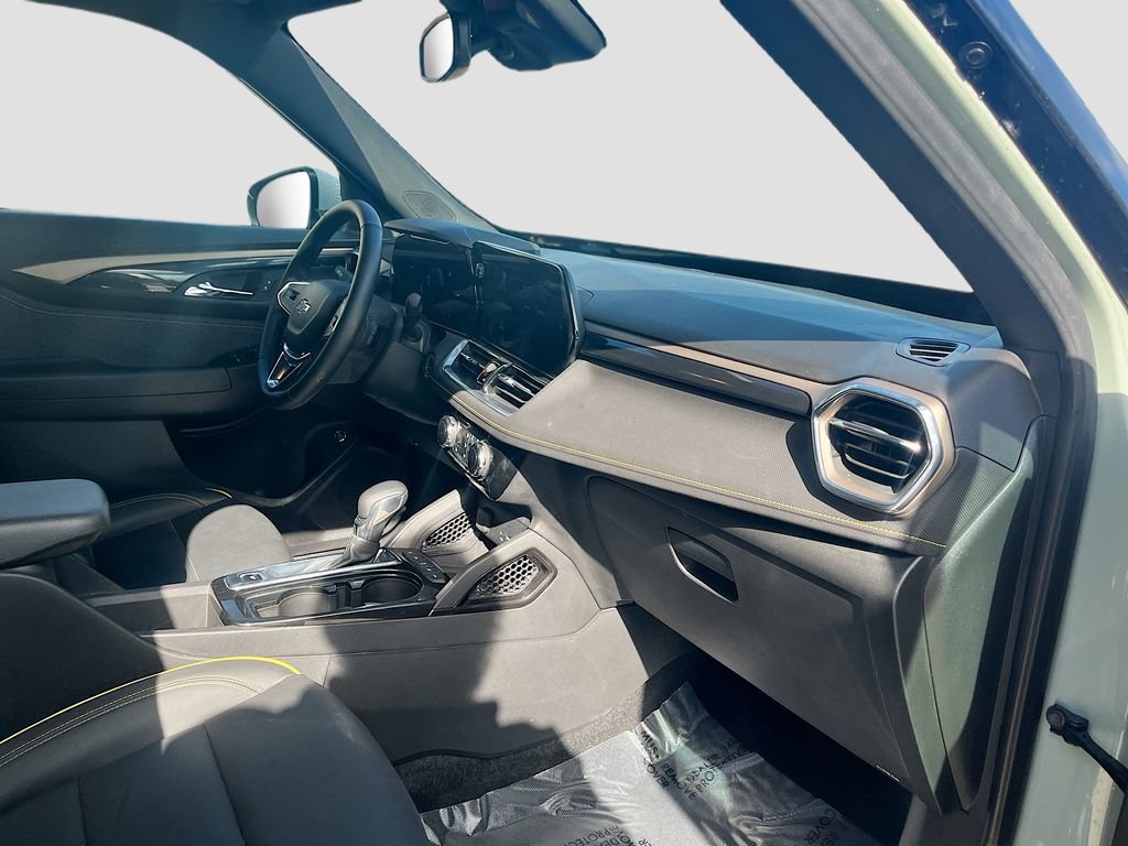 Used 2025 Chevrolet TrailBlazer ACTIV w/ Convenience Package AWD/4WD image 29