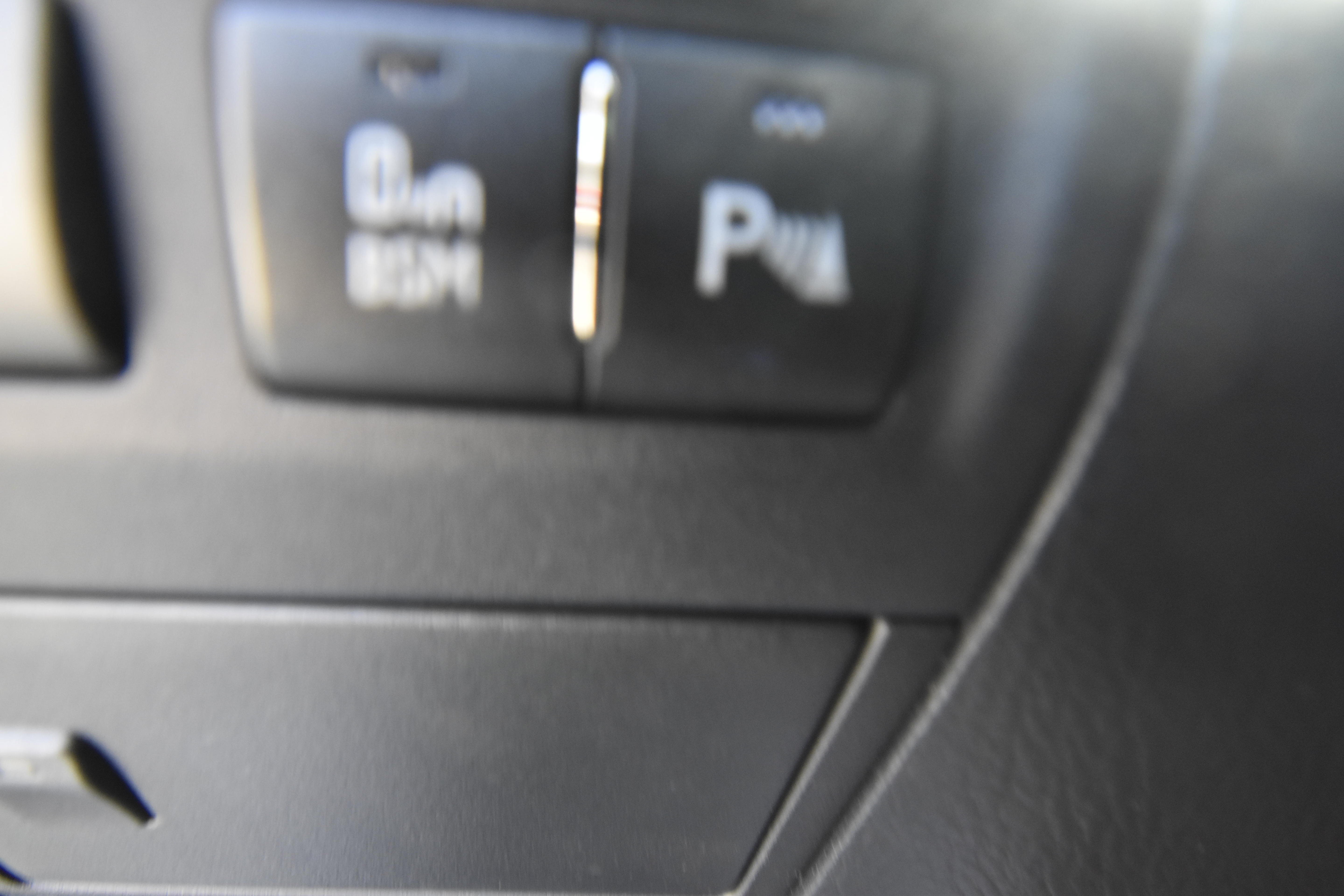 Used 2013 Lexus LS 460 w/ F-Sport Pkg RWD image 23