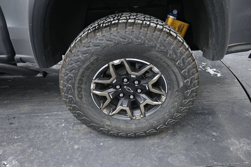 Used 2024 Chevrolet Colorado ZR2 w/ ZR2 Convenience Package III AWD/4WD image 11