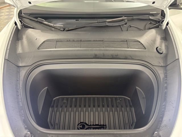 Used 2023 Tesla Model Y Long Range image 21