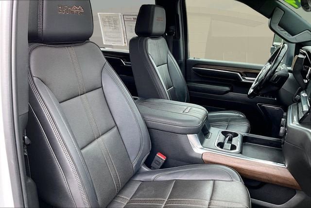 Used 2024 Chevrolet Silverado 2500 High Country w/ Technology Package AWD/4WD image 7