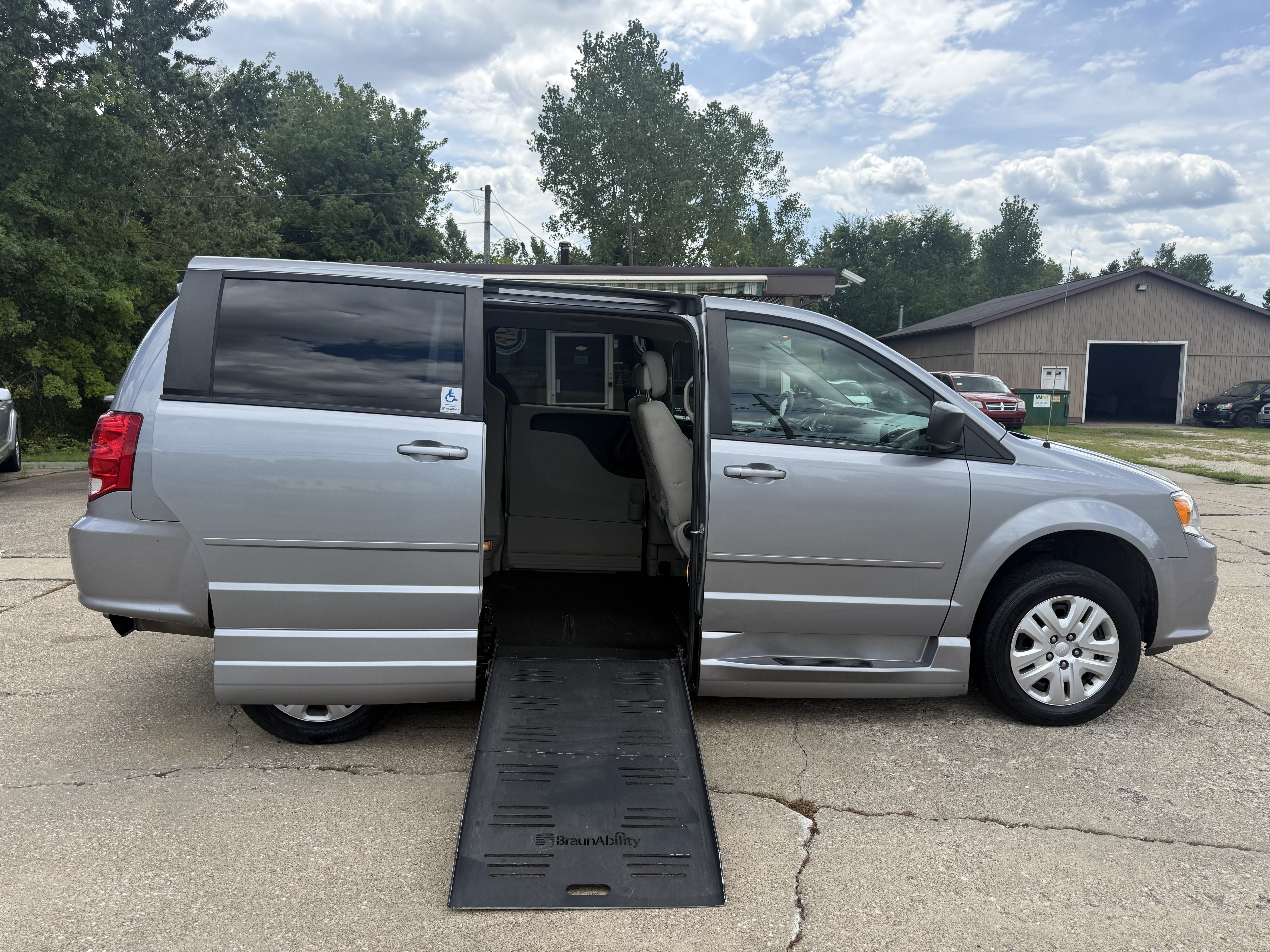Used 2015 Dodge Grand Caravan SE w/ Quick Order Package 29E SE FWD image 27