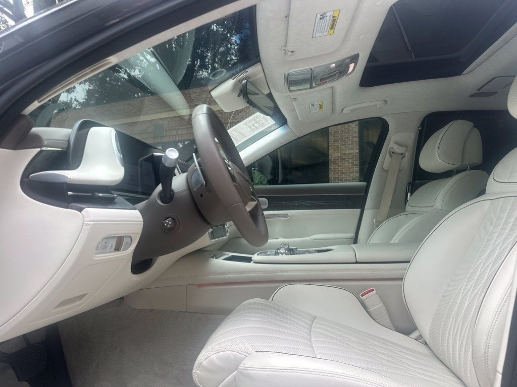 Used 2025 Genesis G90 3.5T AWD/4WD image 6