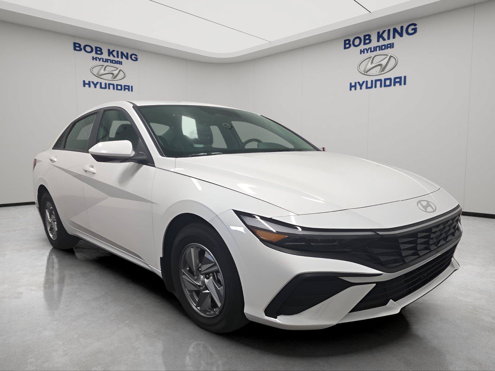 Used 2026 Hyundai Elantra SE FWD image 7