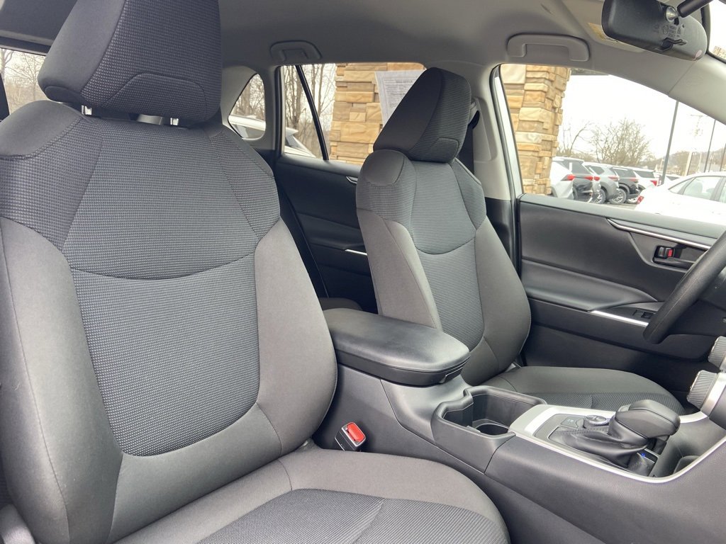 Used 2025 Toyota RAV4 LE image 30