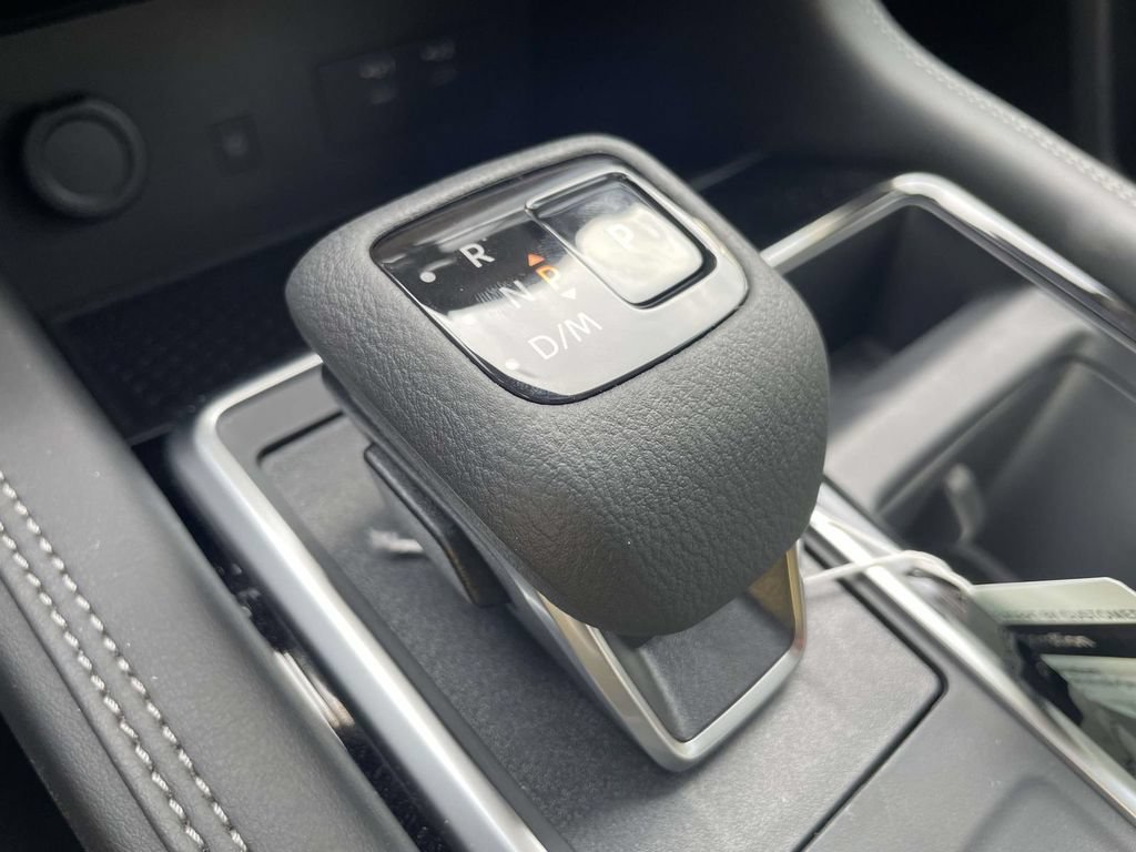 New 2026 Nissan Pathfinder Platinum FWD image 18