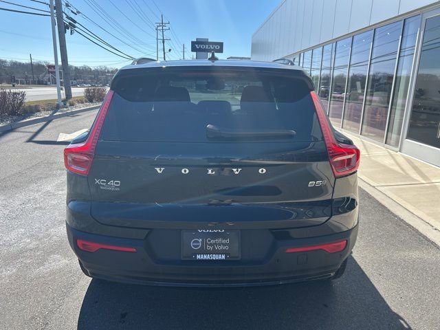 Certified 2025 Volvo XC40 B5 Plus image 4
