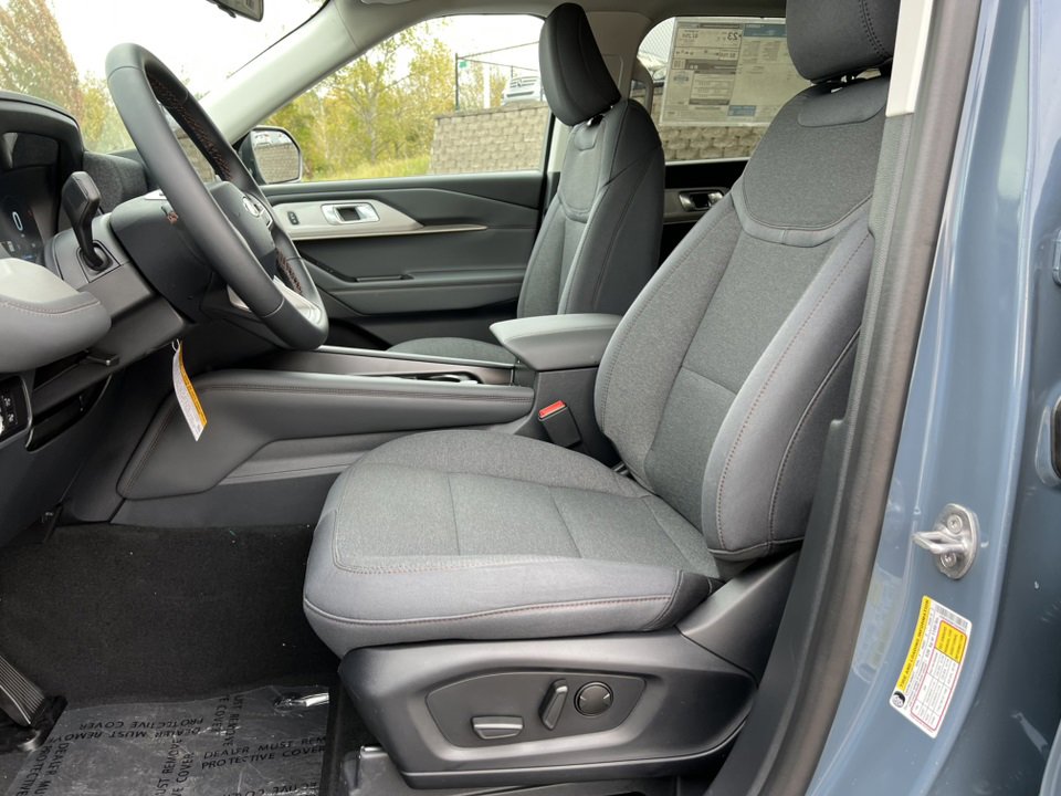 New 2026 Ford Explorer Active image 4