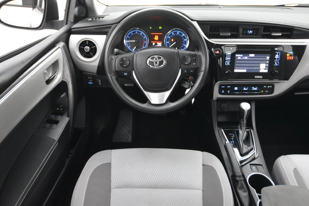 Used 2018 Toyota Corolla LE FWD image 24