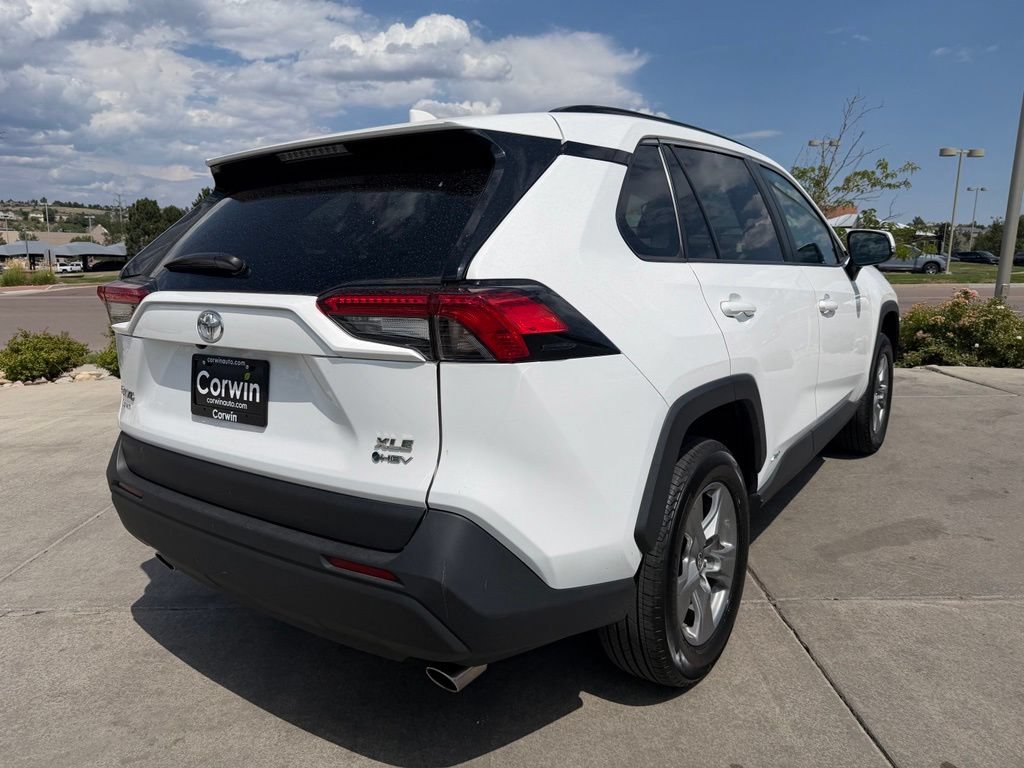 Used 2025 Toyota RAV4 XLE AWD/4WD image 8