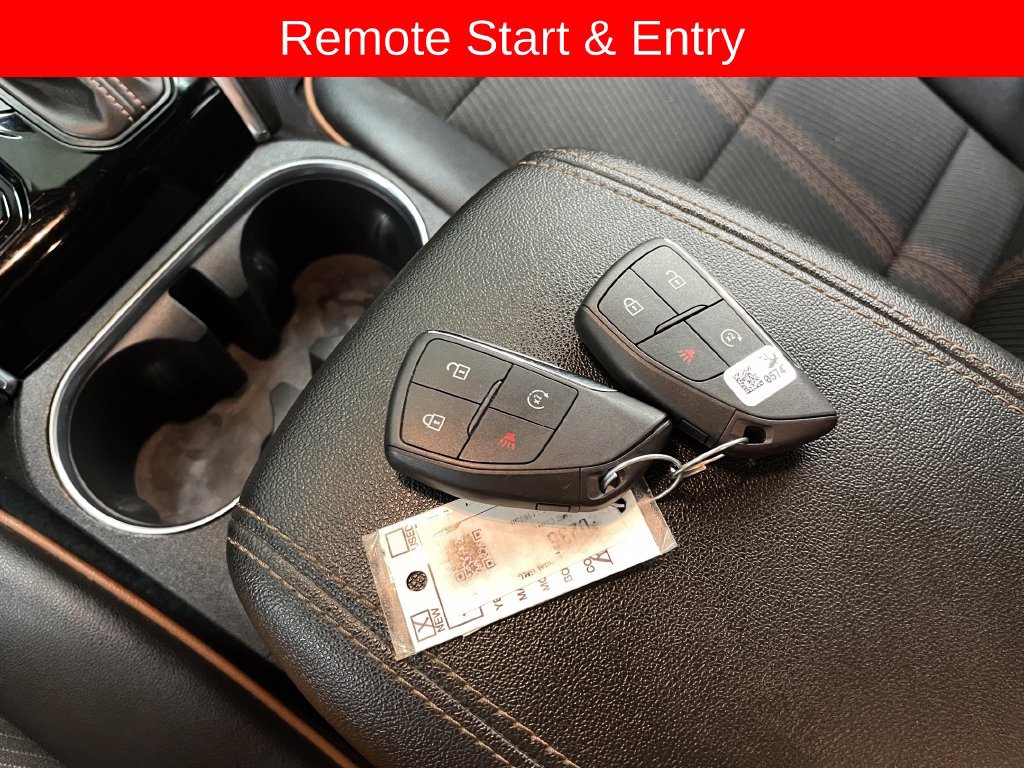 Used 2024 GMC Canyon AT4 w/ Canyon Safety Plus Package AWD/4WD image 7