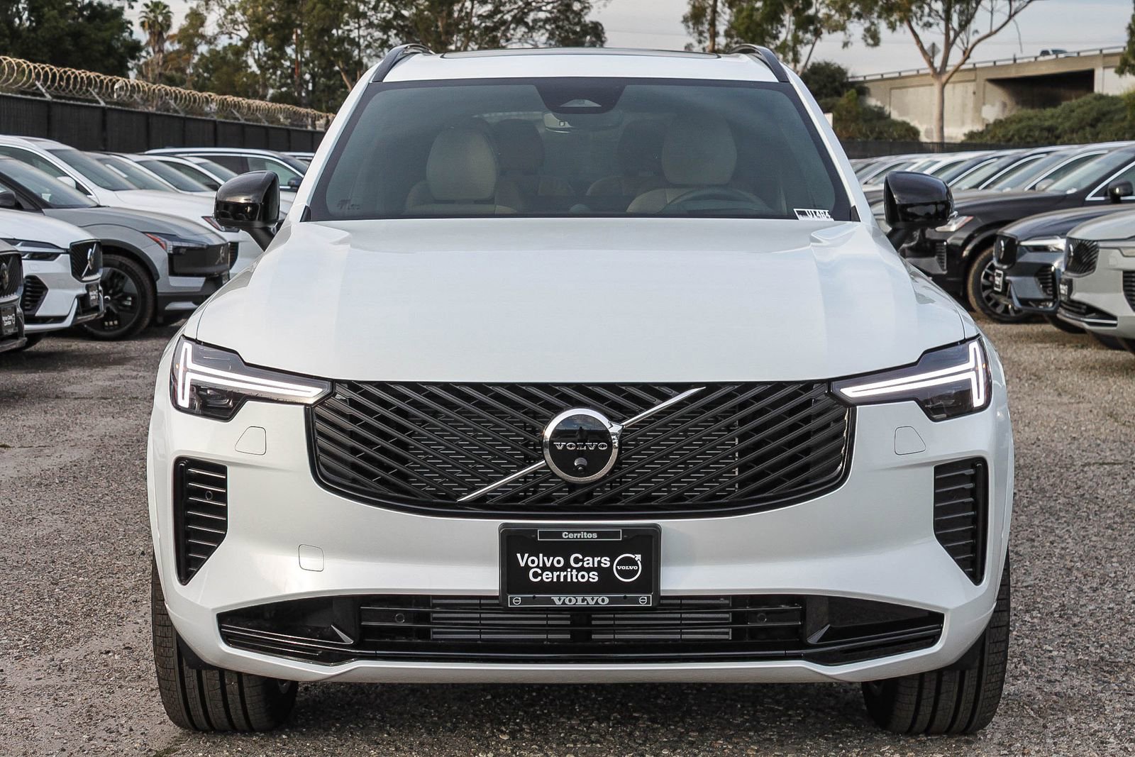 New 2026 Volvo XC90 T8 Ultra w/ Lounge Package image 2