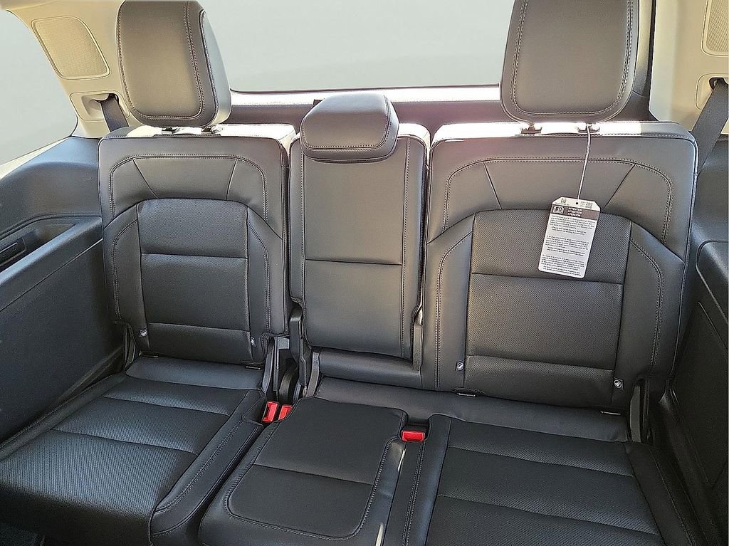 New 2025 Lincoln Navigator Reserve AWD/4WD image 9