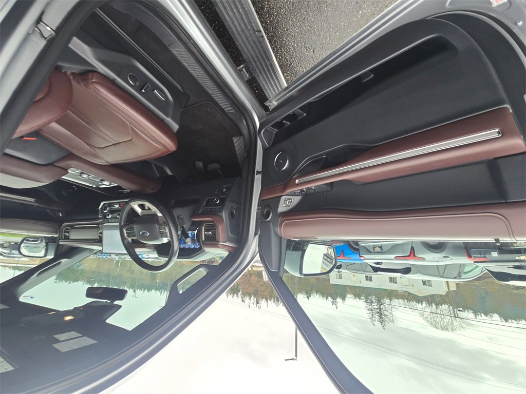 Used 2024 Ford Expedition Limited image 14