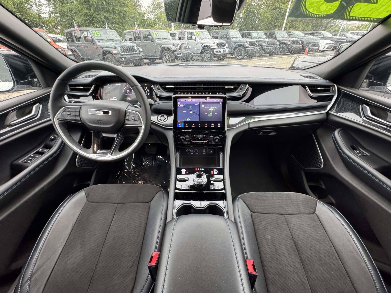 Used 2023 Jeep Grand Cherokee Trailhawk w/ Luxury Tech Group III AWD/4WD image 34