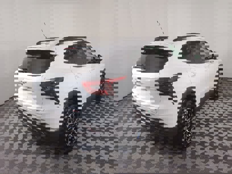 Used 2024 Chevrolet Trax RS w/ Sunroof Package image 24