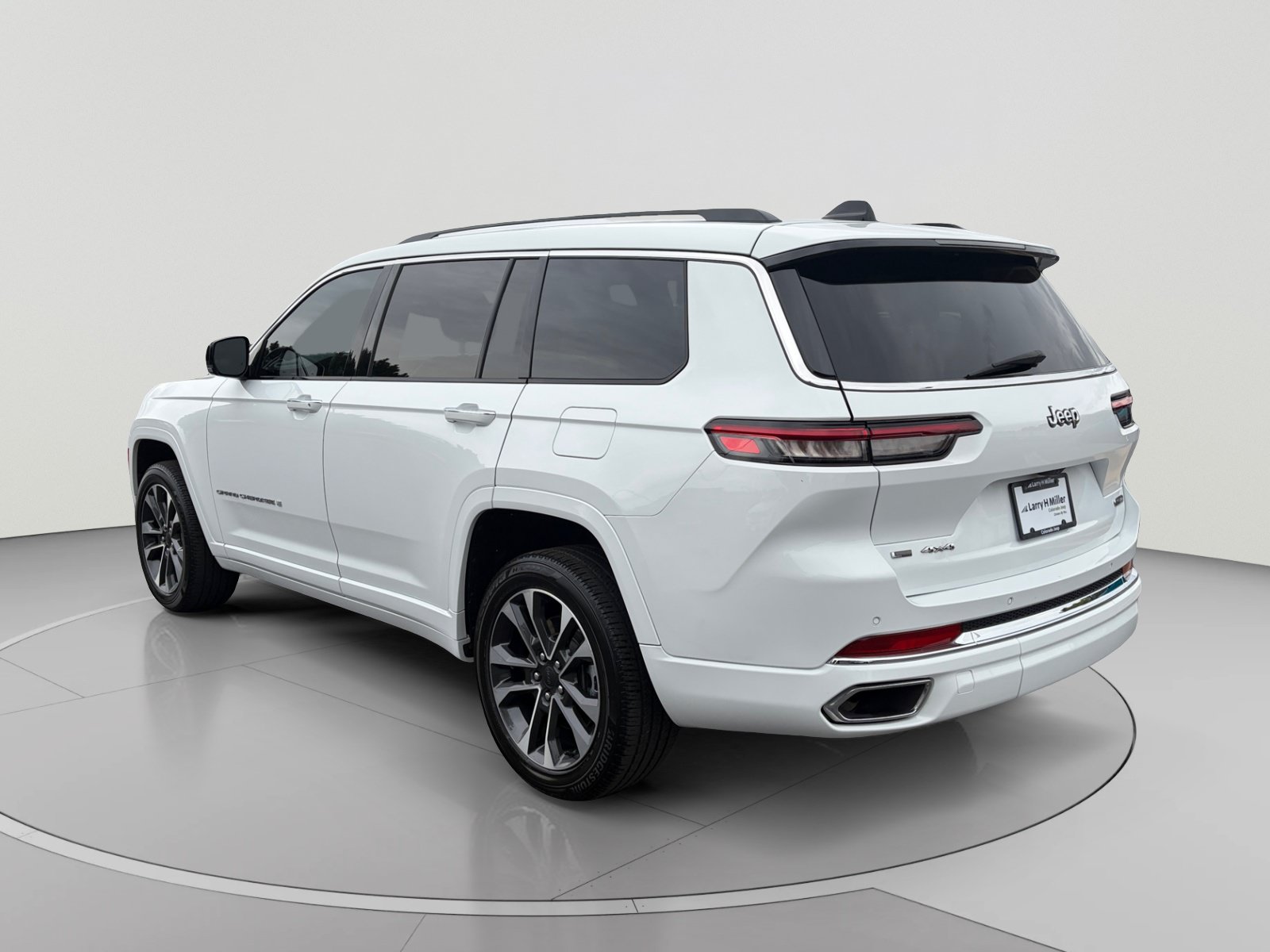 Used 2023 Jeep Grand Cherokee L Overland AWD/4WD image 3