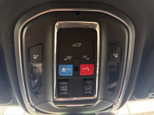 Used 2025 Jeep Grand Cherokee L Altitude AWD/4WD image 27