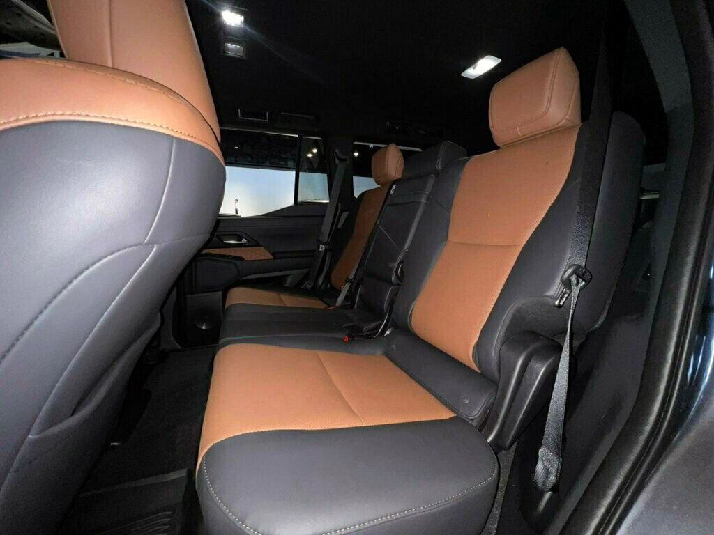 Used 2025 Lexus GX 550 PremiumPlus/TrafficAssist/Blac w/ Accessory Package (31) image 25