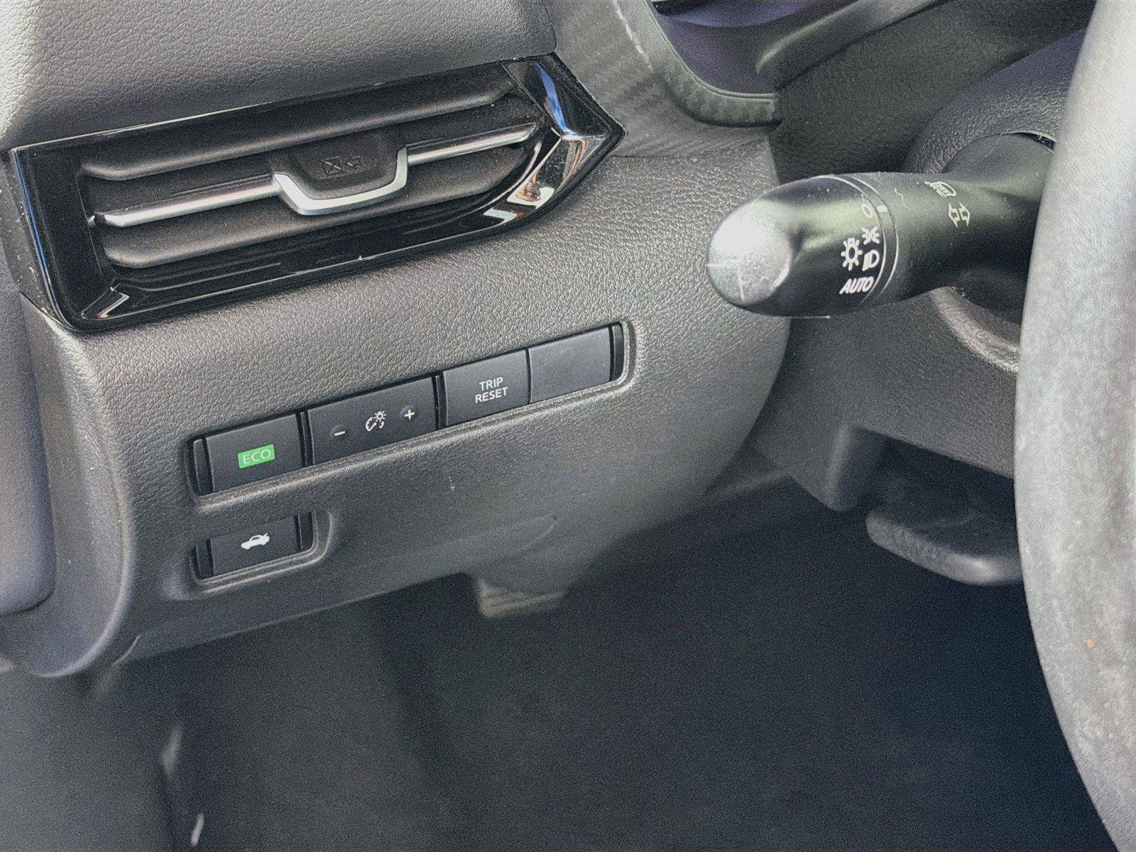 Used 2025 Nissan Sentra SR FWD image 17