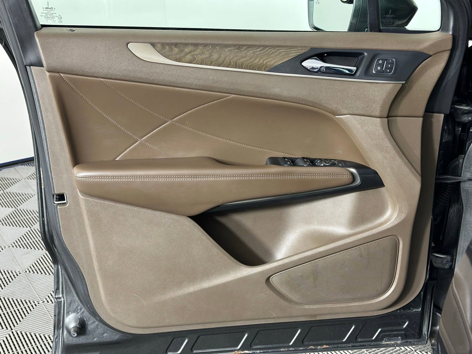 Used 2018 Lincoln MKC Reserve image 34