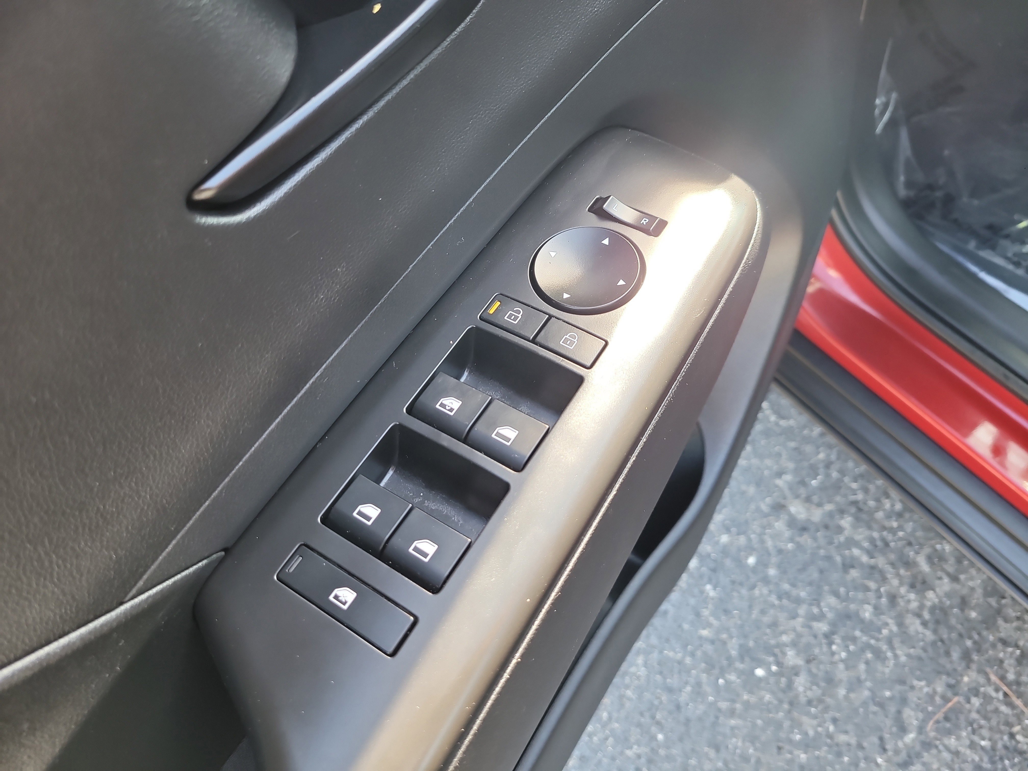 Used 2024 Hyundai Kona SEL image 15