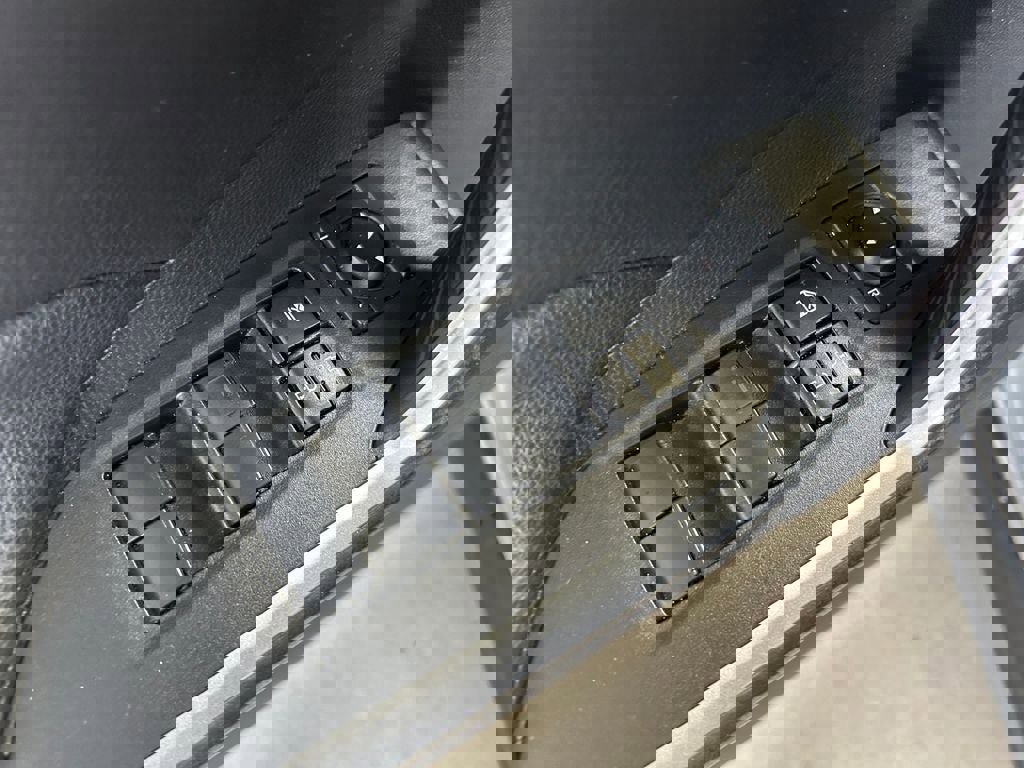 Used 2021 Toyota RAV4 XLE w/ XLE Grade Weather Package image 23