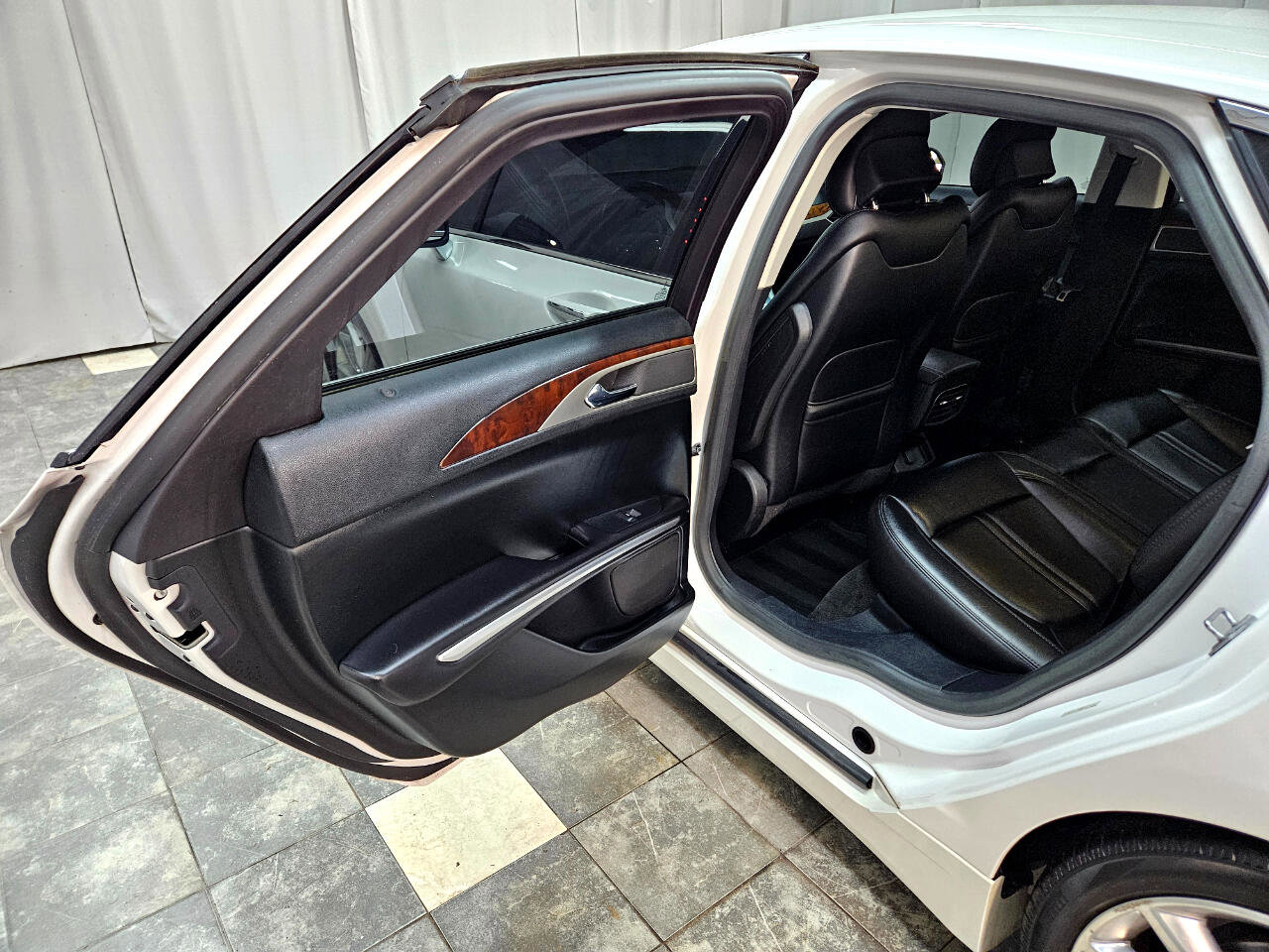 Used 2016 Lincoln MKZ image 13