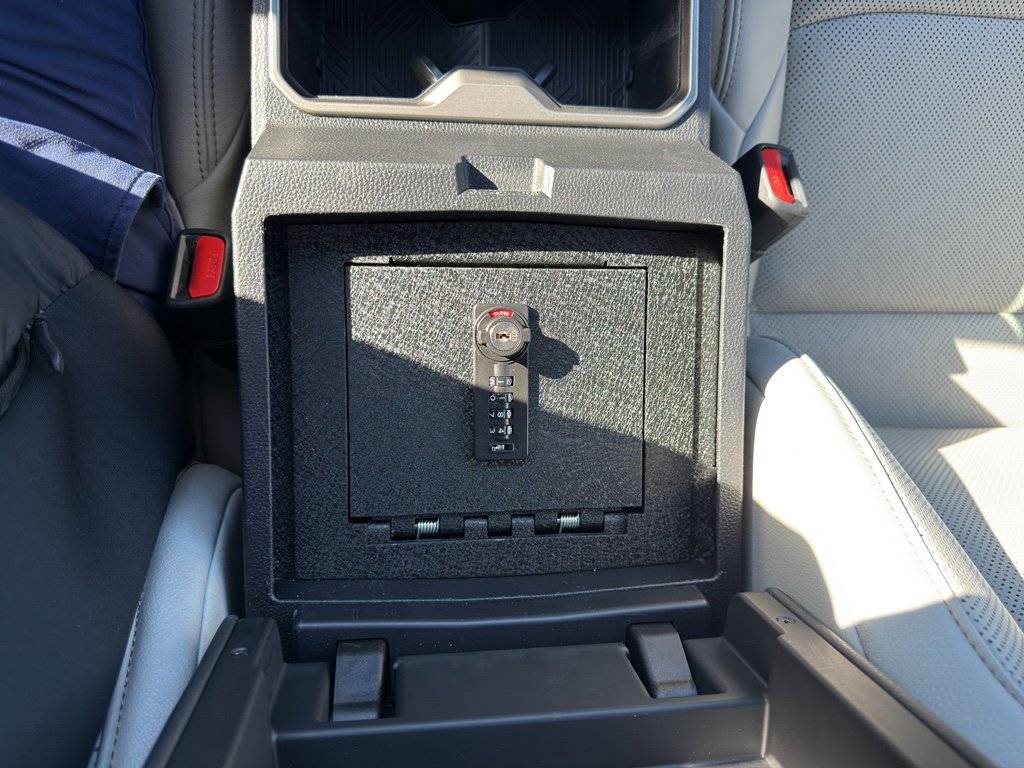 Used 2024 Toyota Tacoma Limited w/ Limited Package (LT) AWD/4WD image 28