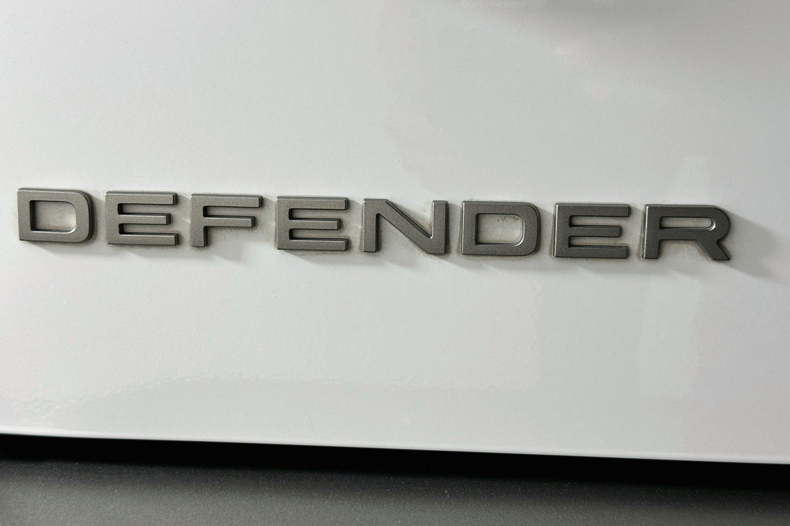 Used 2024 Land Rover Defender 110 X-Dynamic SE AWD/4WD image 10