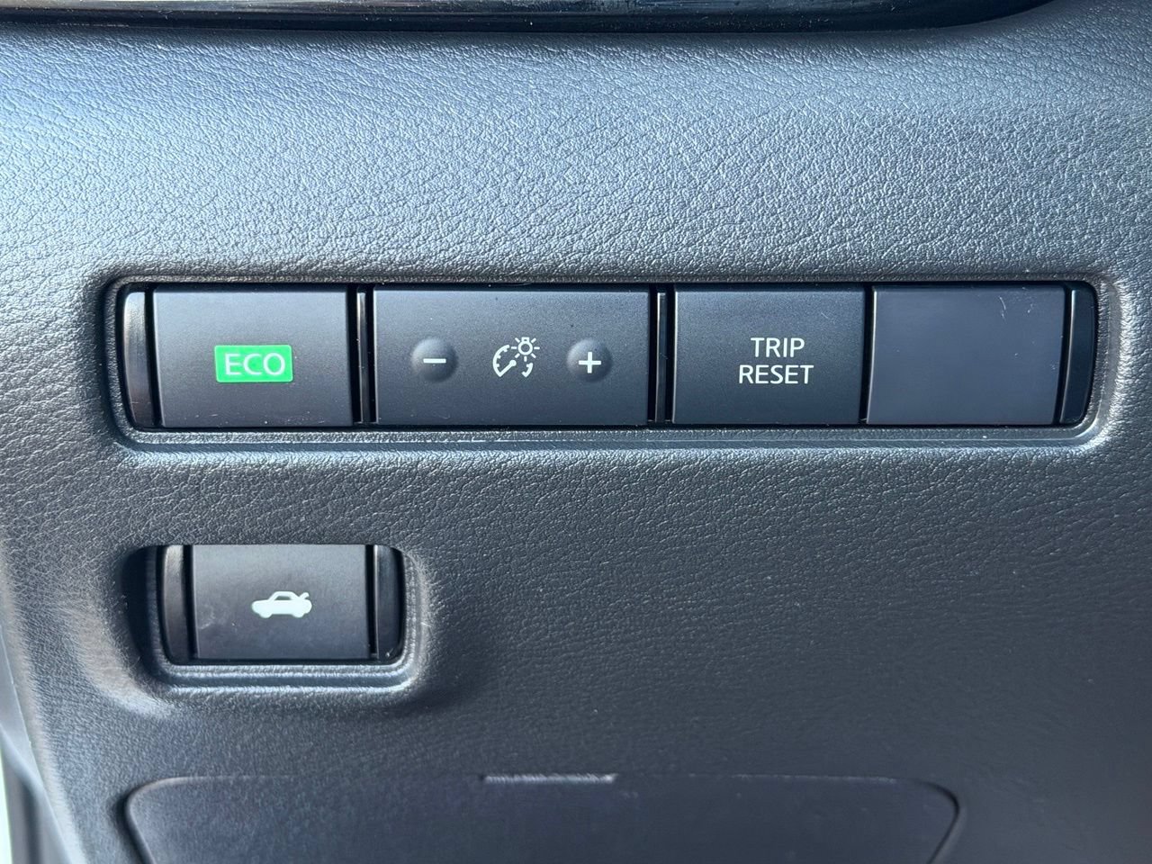 Certified 2024 Nissan Sentra SR FWD image 21