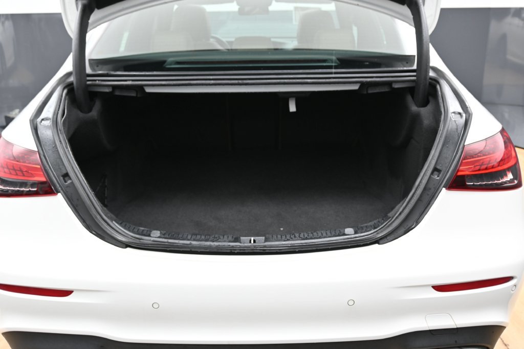 Used 2023 Mercedes-Benz E 350 4MATIC Sedan image 12