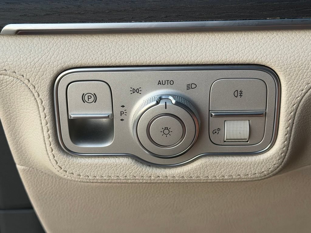 Used 2020 Mercedes-Benz GLS 450 4MATIC image 34