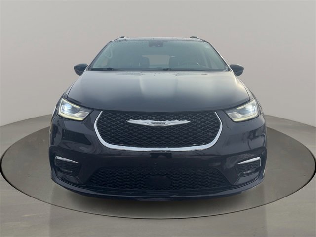 Used 2021 Chrysler Pacifica Touring-L w/ Uconnect Theater Family Group image 2