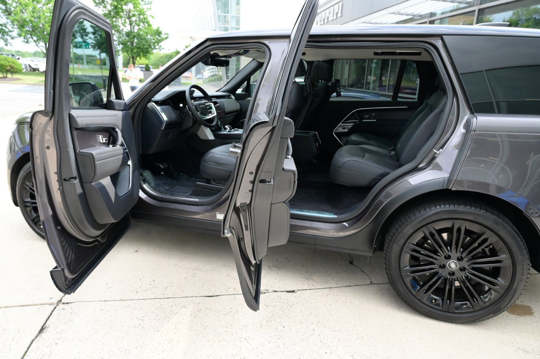 Used 2023 Land Rover Range Rover Long Wheelbase First Edition AWD/4WD image 34