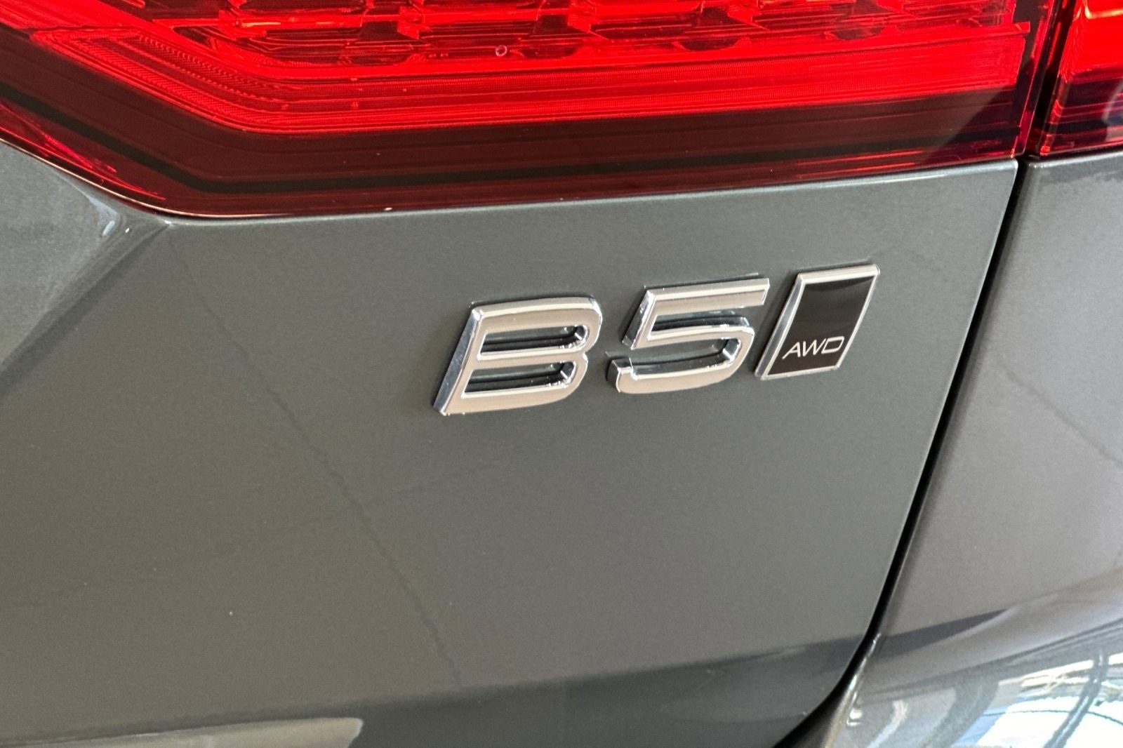 New 2026 Volvo V60 B5 Cross Country Ultra w/ Climate Package image 12