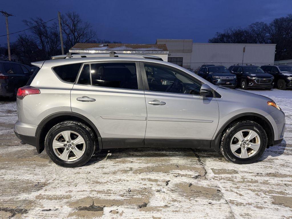 Used 2018 Toyota RAV4 XLE w/ Plus Extra Value Package AWD/4WD image 6