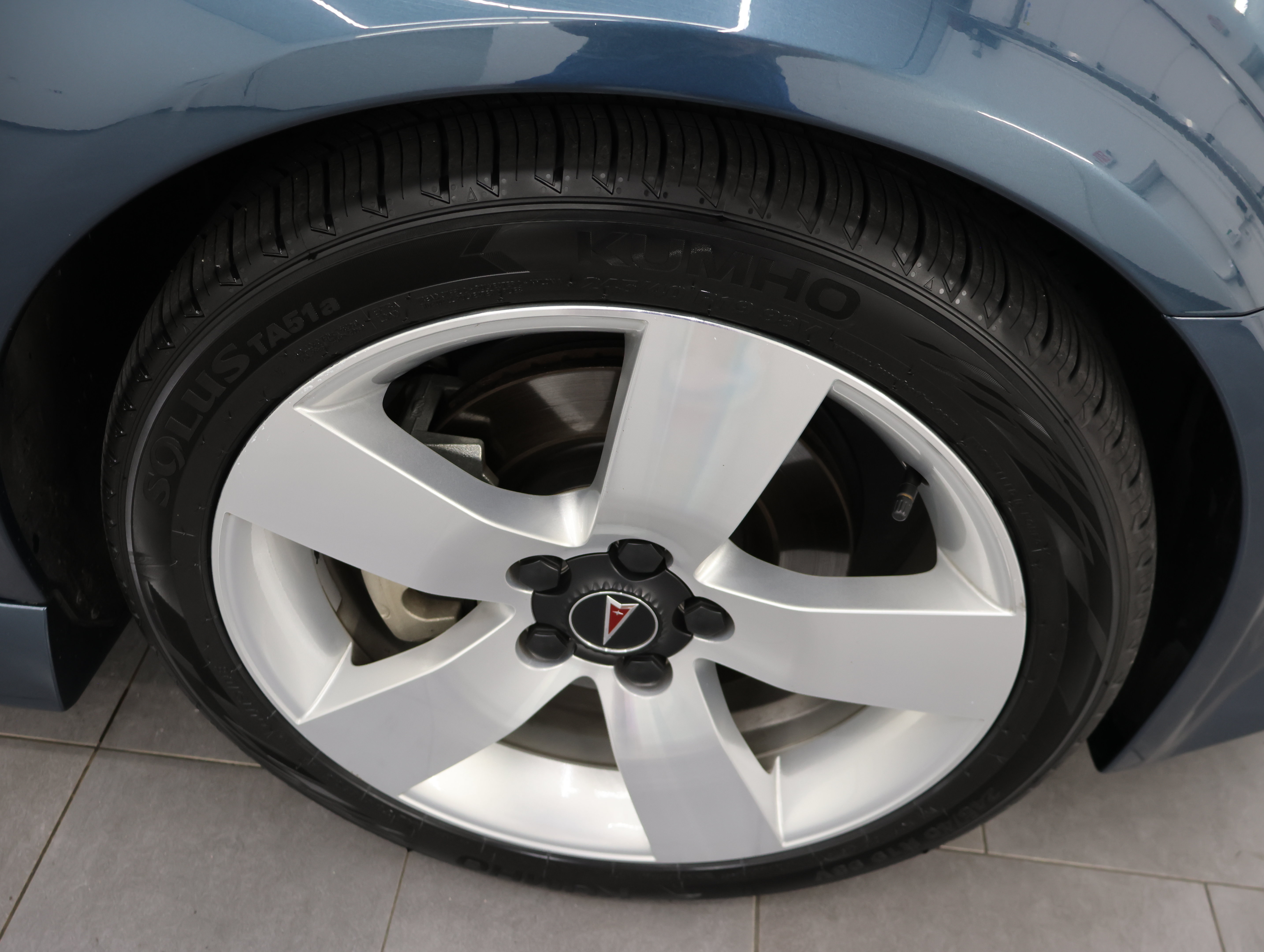 Used 2009 Pontiac G8 GT w/ Premium Package RWD image 3