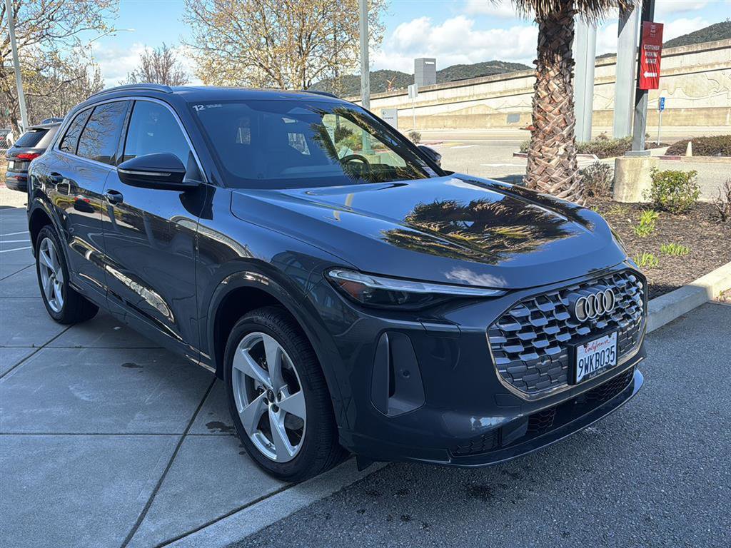 Used 2025 Audi Q5 Premium Plus w/ Premium Plus image 4