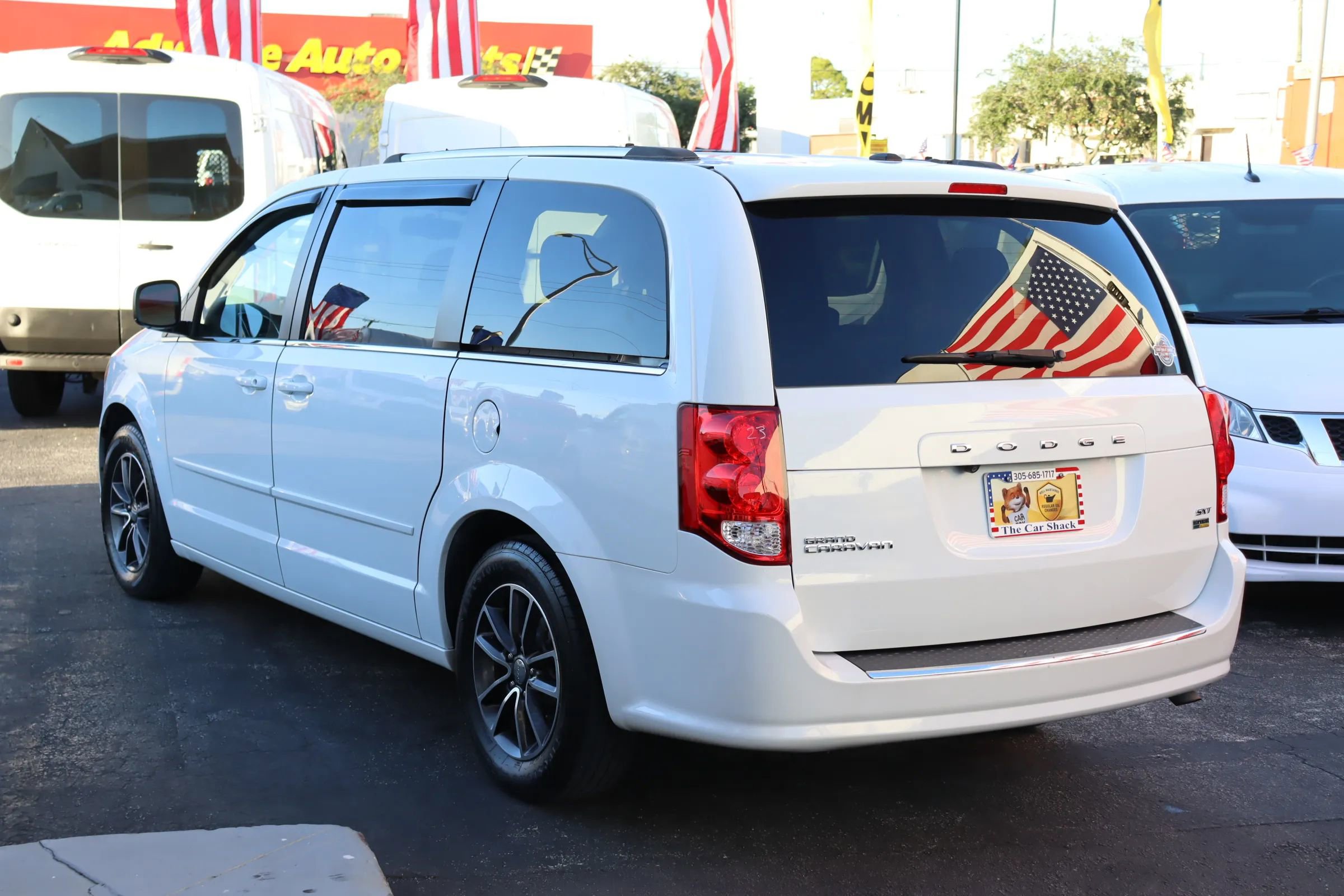 Used 2017 Dodge Grand Caravan SXT image 14